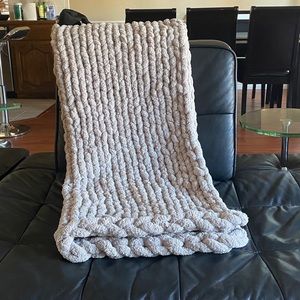 chunky knit throw blanket